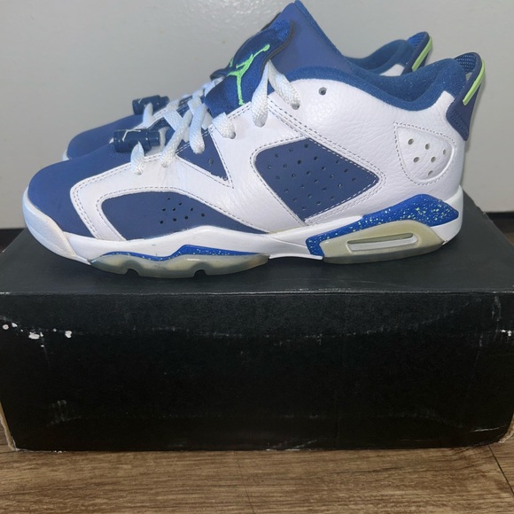 AIR JORDAN 6 RETRO LOW GHOST GREEN - SIZE 5.5Y - Picture 3 of 10